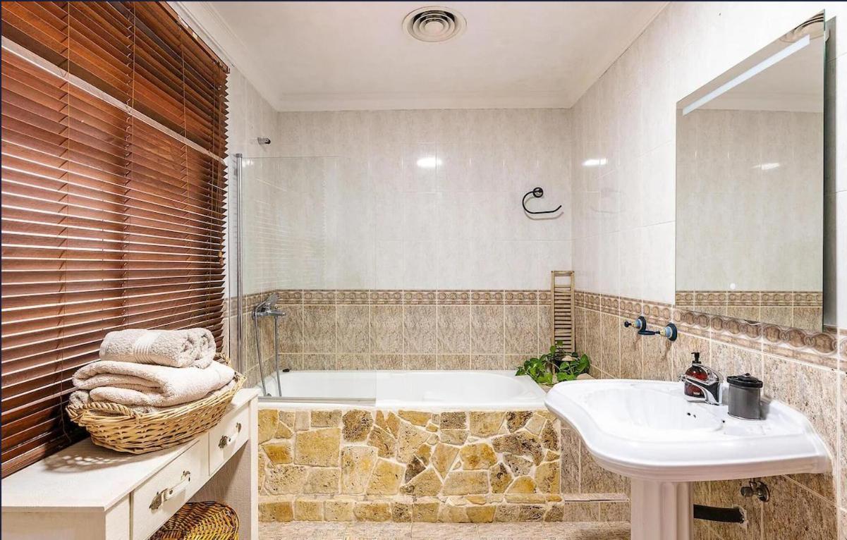 Majestic Villa By The Beach Heated Private Pool & Jacuzzi Benalmádena Zewnętrze zdjęcie