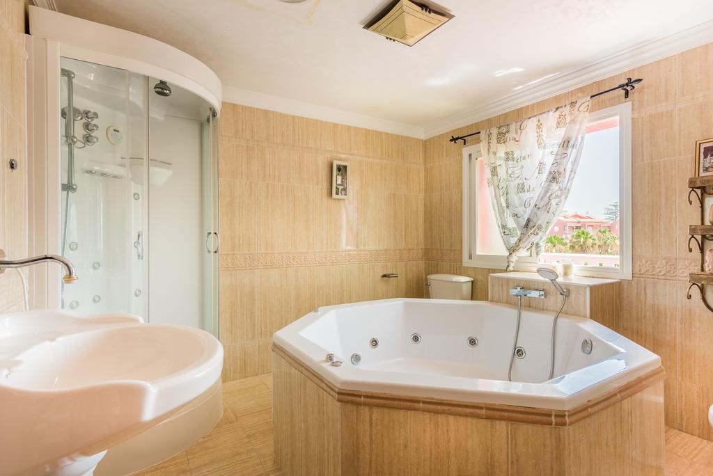 Majestic Villa By The Beach Heated Private Pool & Jacuzzi Benalmádena Zewnętrze zdjęcie